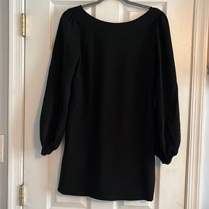 Lulu’s black shift dress